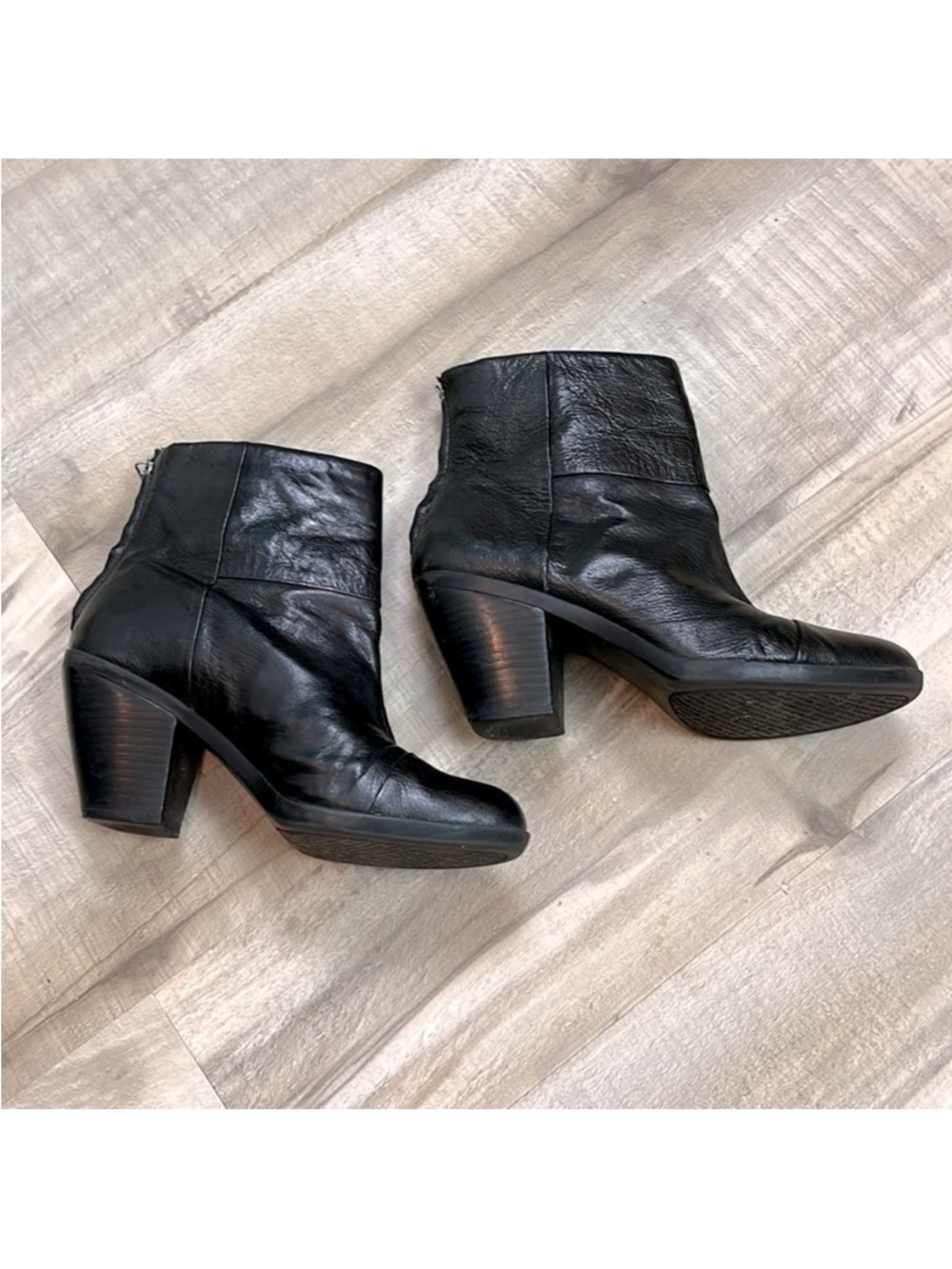 Bandolino heeled ankle boots size 8